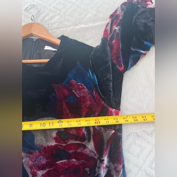 Trina Turk Astral Floral Velvet Mini Dress Size 8 - Picture 7 of 8